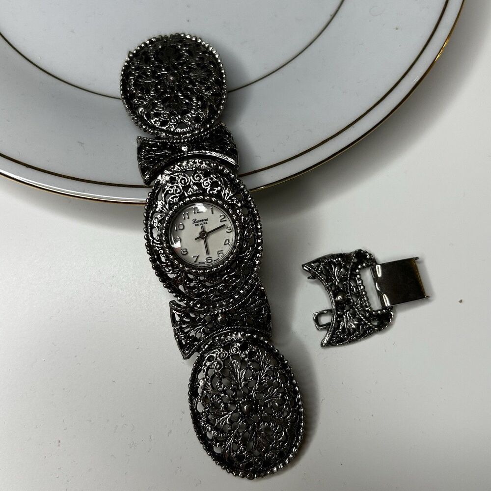 Lucerne Watch Vintage broken not working for parts or repair bracelet band torn